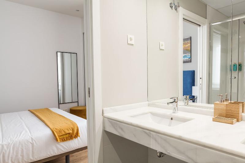 กานาอัน บูทิก อพาร์ตเมนต์ มาดริด Apartment ภายนอก รูปภาพ