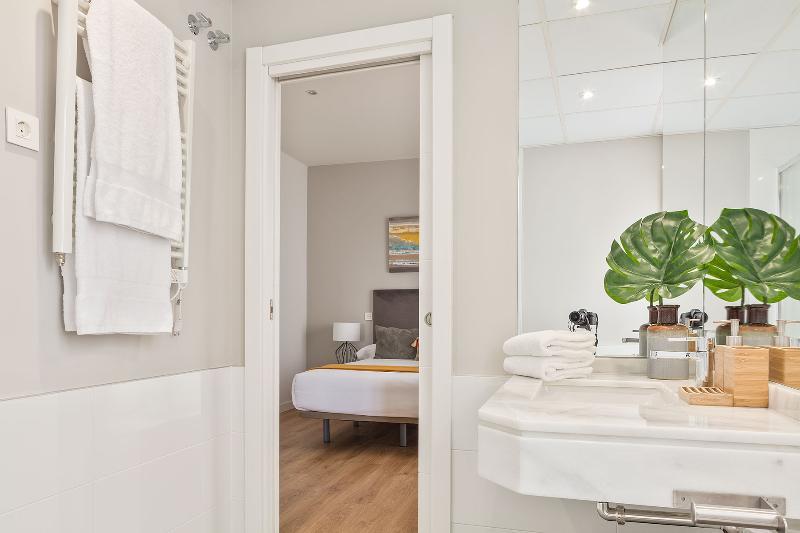กานาอัน บูทิก อพาร์ตเมนต์ มาดริด Apartment ภายนอก รูปภาพ